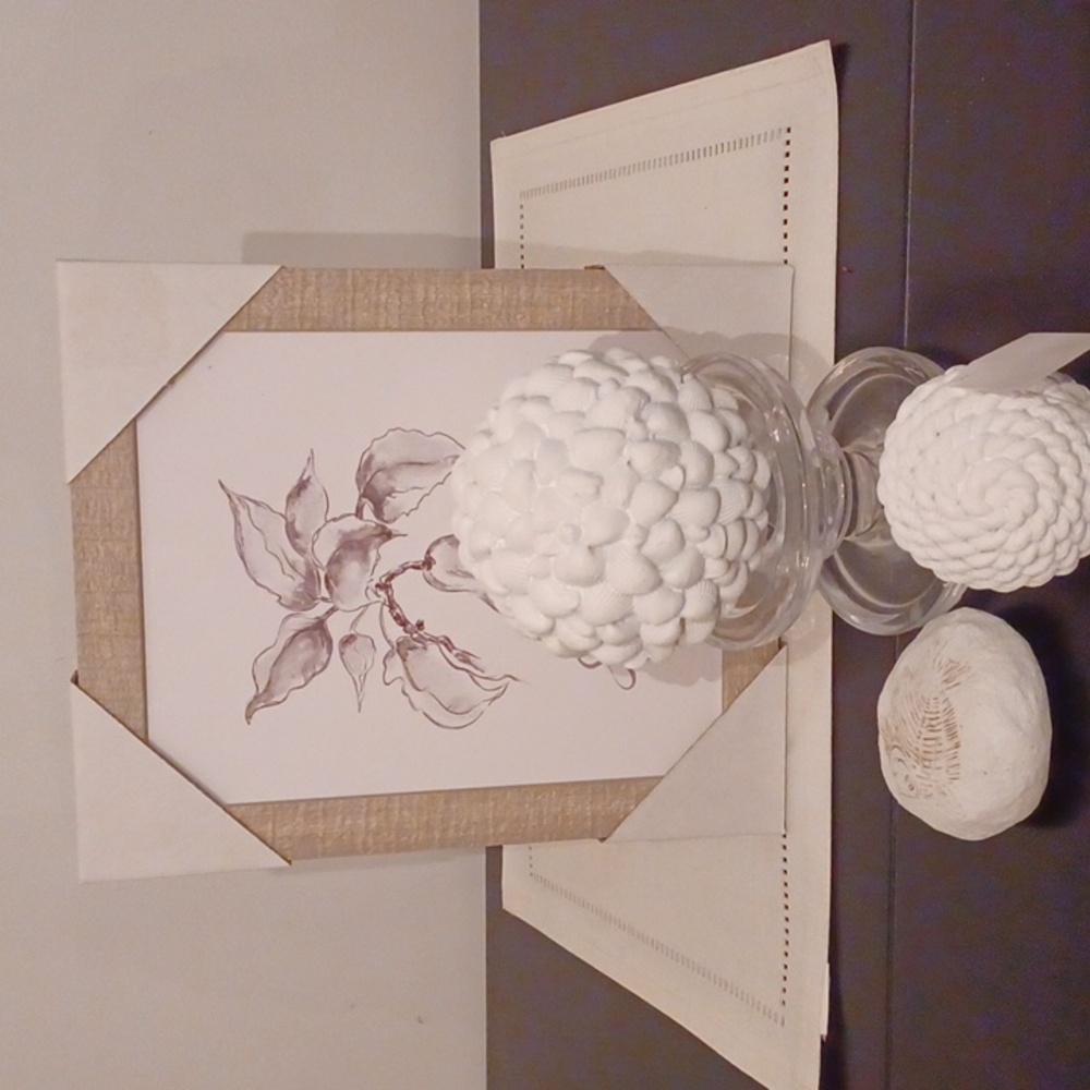 Bundle of 4 hm decor white accent pcs reflecting calm, relaxing, simplicity vibe